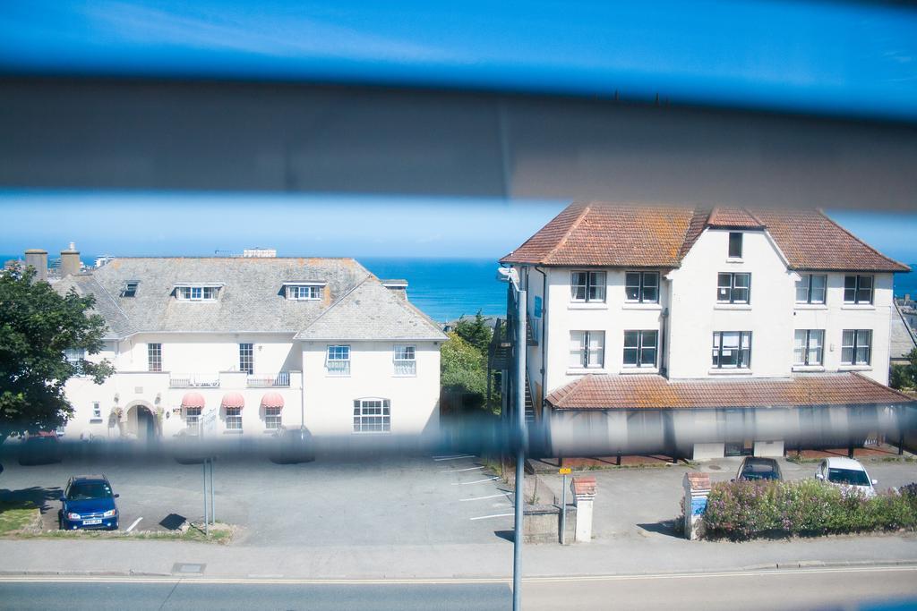 مبيت وإفطار نيوكويي The Blue Door المظهر الخارجي الصورة